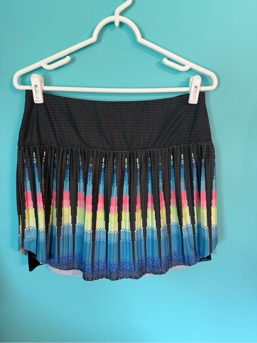 EUC Women’s Lucky in Love Colorful Pleated Skort with Pockets Size Medium